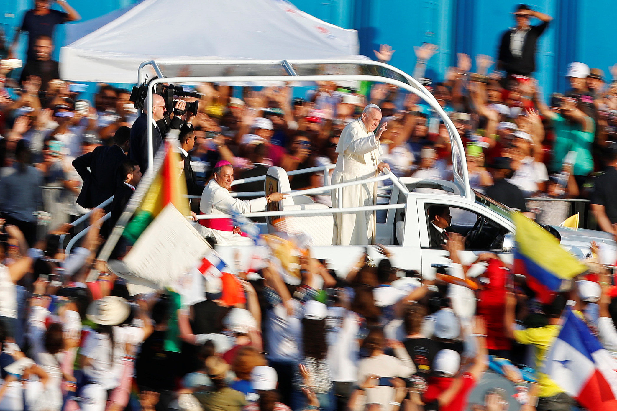 البابا يحيى المشاركين فى اليوم العالمى للشباب