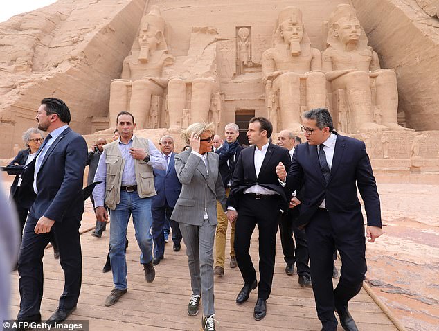 الرئيس الفرنسى و بريجيب ماكرون فى معبد أبو سمبل