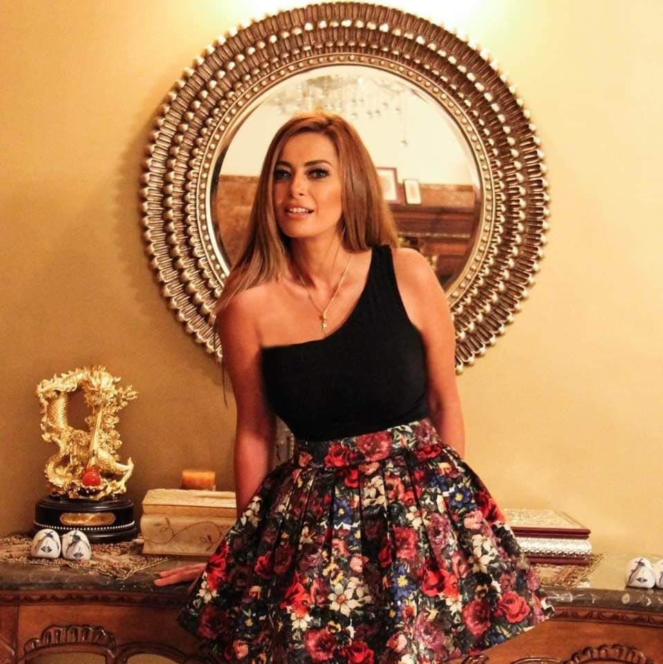 داليا مصطفى (1)
