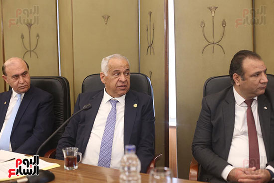 الفريق مهاب مميش - لجنه الصناعه بالبرلمان (3)