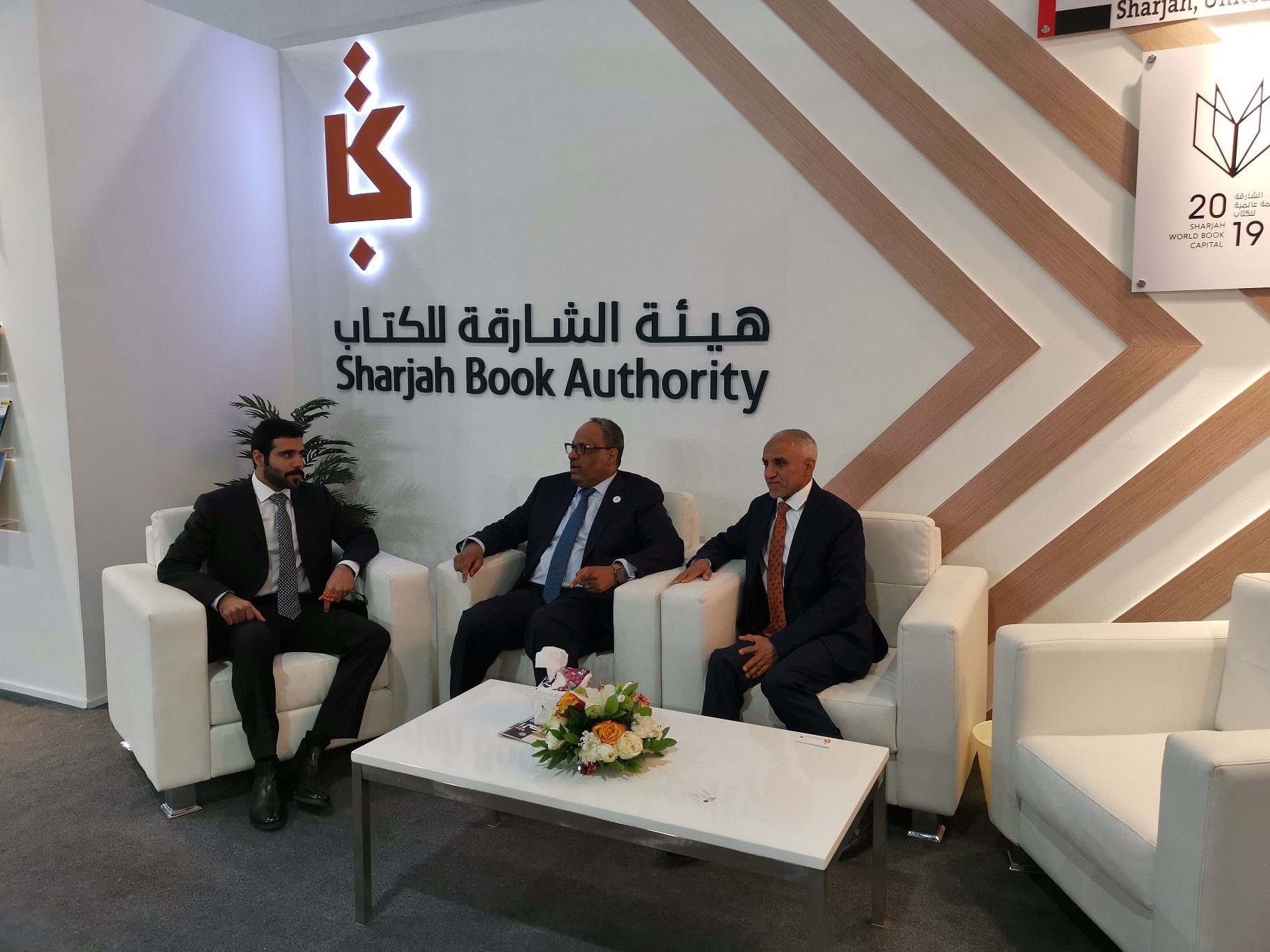 خلال المشاركة في معرض القاهرة للكتاب  (2)