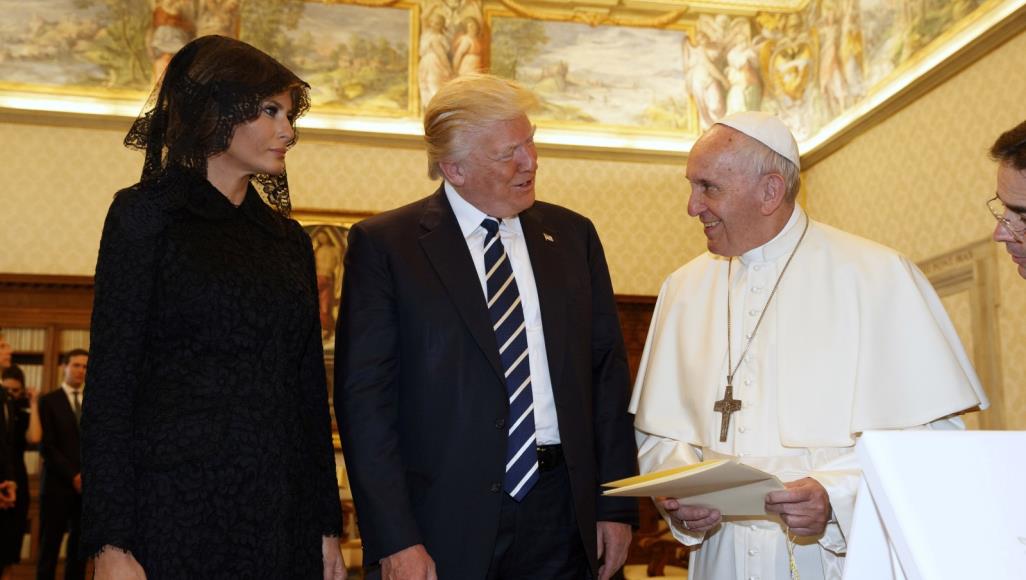 ترامب فى حديث مع بابا الفاتيكان