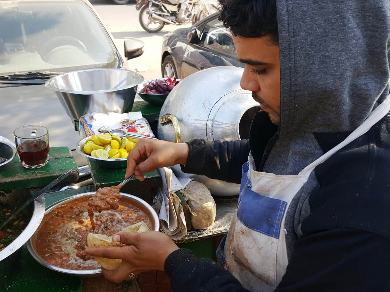 عربة حسن أشهر عربات الفول (27)