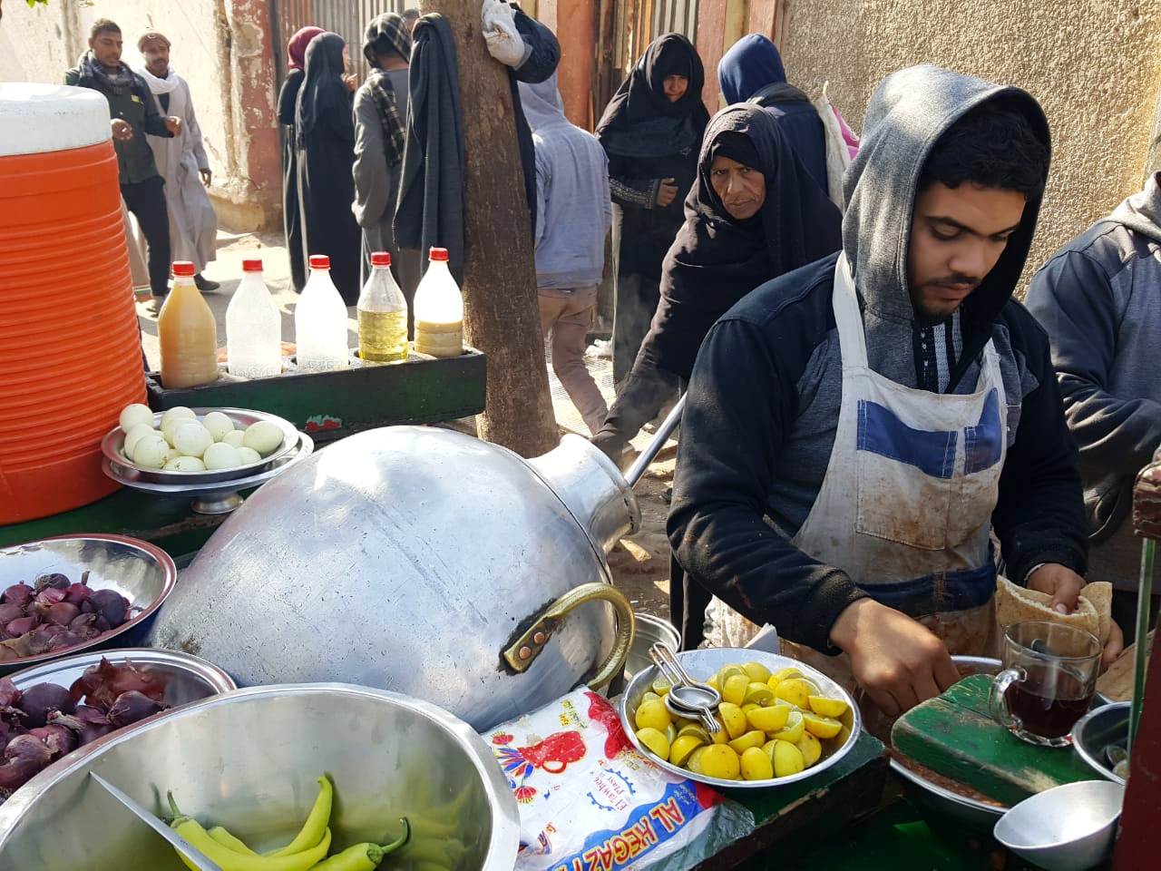 عربة حسن أشهر عربات الفول (10)