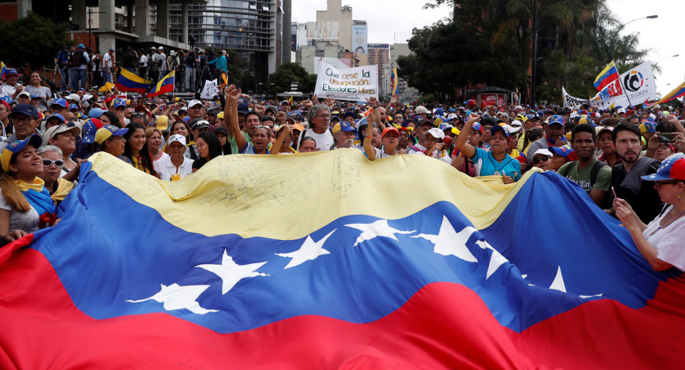 دعوات التظاهر قد تؤدى للصدام بين الجيش والشعب فى فنزويلا
