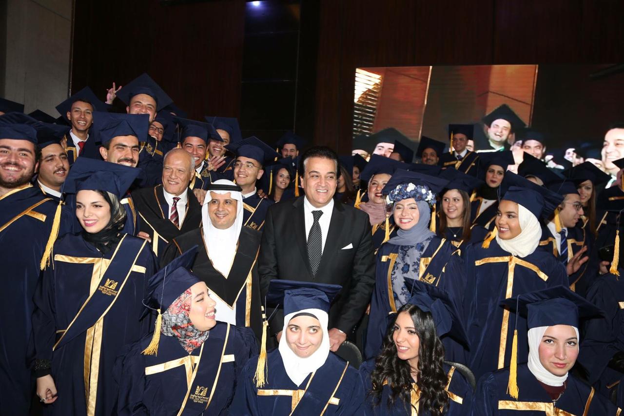 وزير التعليم العالي يشهد فعاليات احتفالية الدفعة  12للخريجين بالجامعة العربية المفتوحة (8)