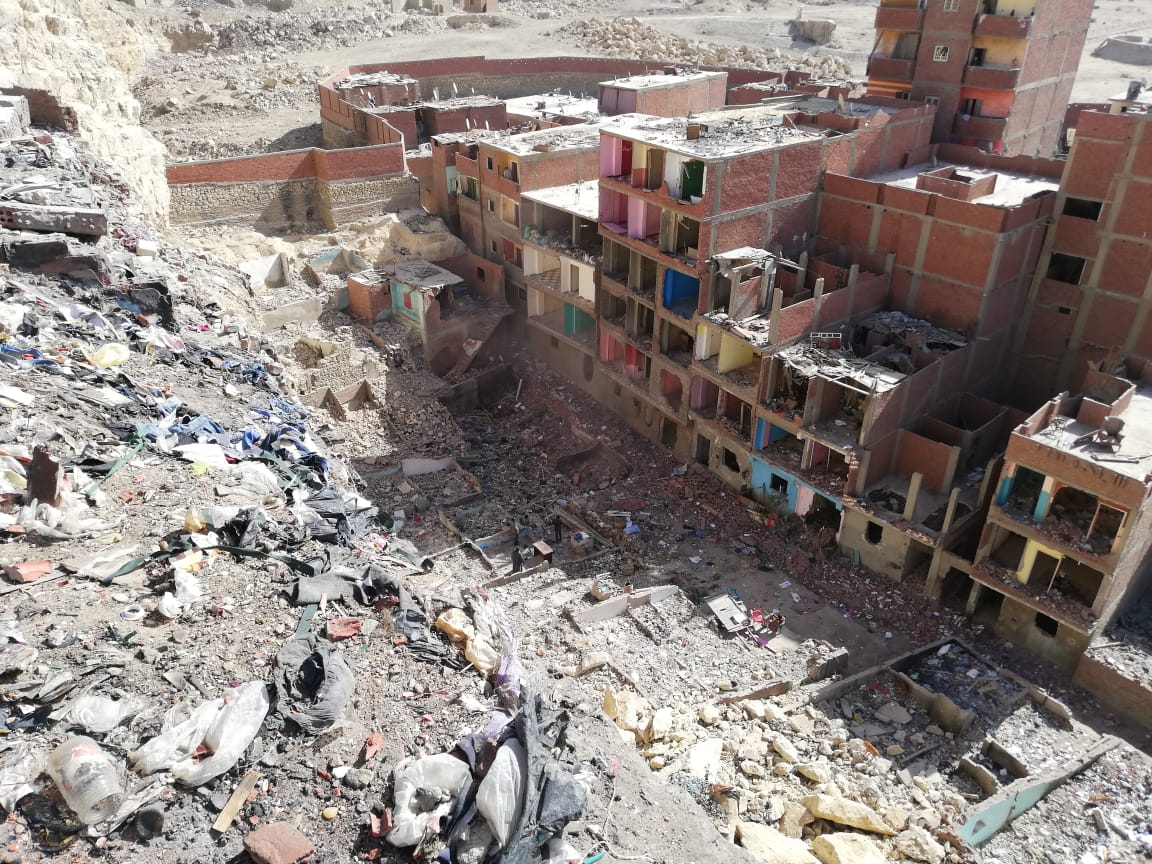 أجهزة محافظة القاهرة تزيل 15 عقارا بمحيط الصخرة المنهارة بمنشأة ناصر (5)