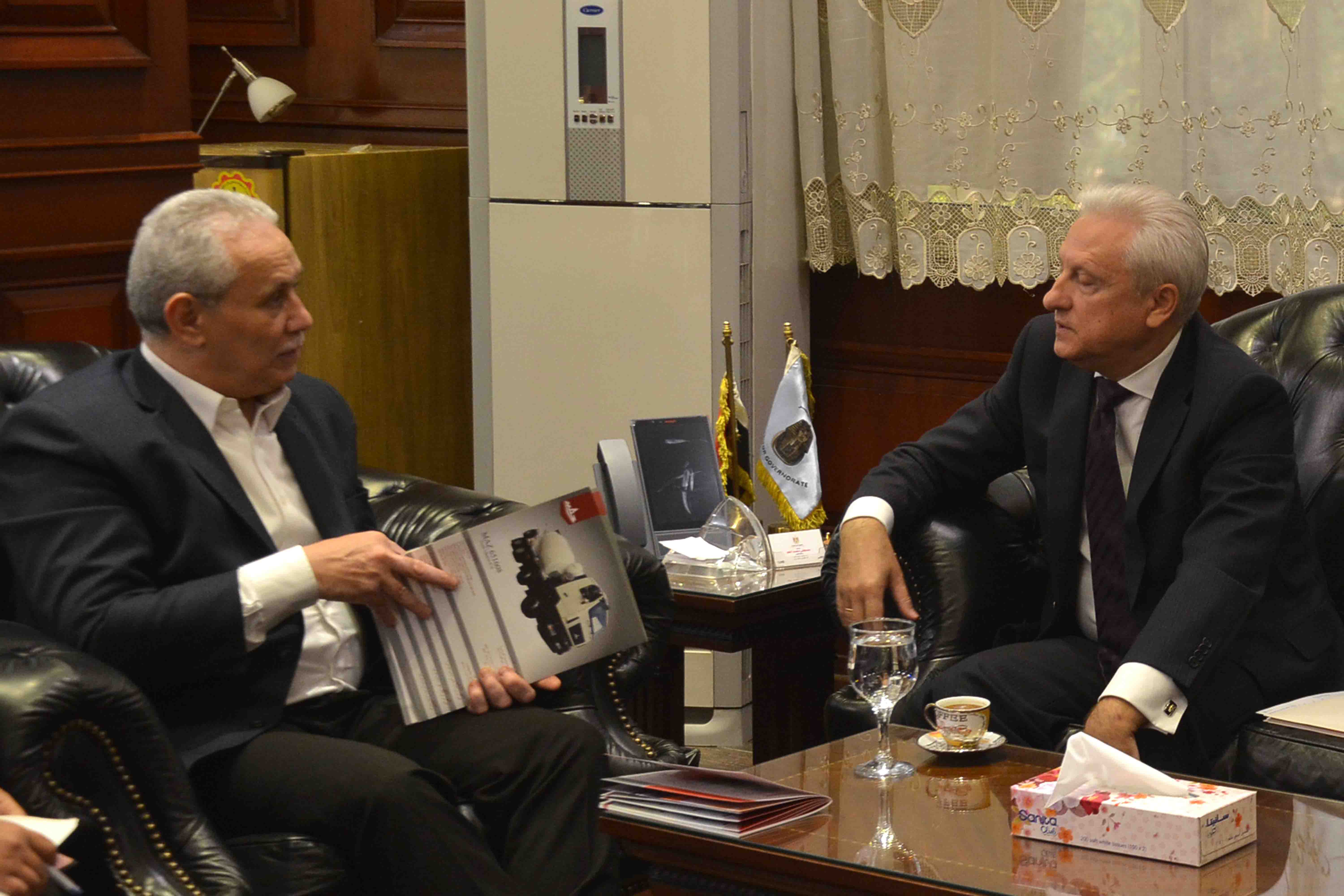 محافظ الأقصر يلتقي بسفير بيلاروسيا بالقاهرة لبحث التعاون المشترك (3)