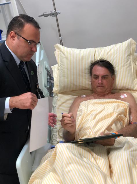 رئيس البرازيل يواصل العمل على سريره فى المستشفى 