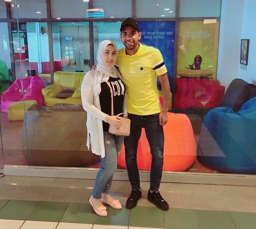 مؤمن زكريا و وجته مؤمن زكريا و وجته