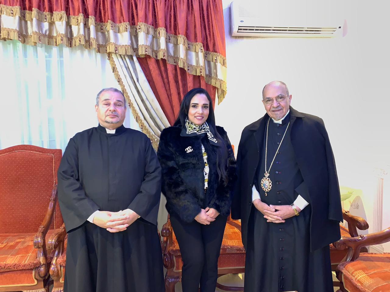  غادة عبد الرحيم تلتقى محافظ سوهاج وتزور الكنيسة الإنجيلية (2)