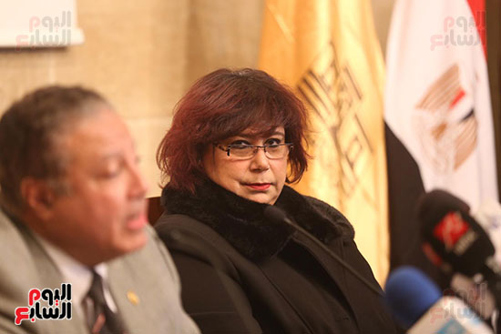 وزيرة الثقافة تتفقد مبنى دار الكتب والعرض المتحفى بصحبة قيادات الوزارة  (16)