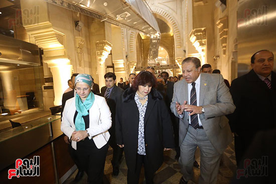 وزيرة الثقافة تتفقد مبنى دار الكتب والعرض المتحفى بصحبة قيادات الوزارة  (19)