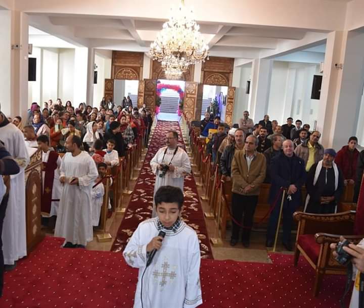 أول صلاة بكنيسة القديسة رفقة بعد افتتاحها (2)