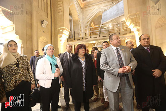 وزيرة الثقافة تتفقد مبنى دار الكتب والعرض المتحفى بصحبة قيادات الوزارة  (18)