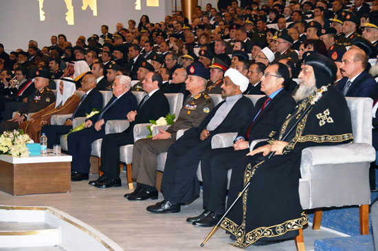 الرئيس يفتتح مسجد الفتاح العليم وكاتدرائية ميلاد المسيح (3)
