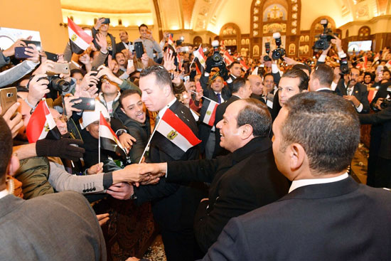 الرئيس يفتتح مسجد الفتاح العليم وكاتدرائية ميلاد المسيح (13)