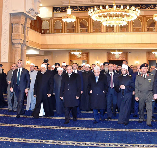 الرئيس يفتتح مسجد الفتاح العليم وكاتدرائية ميلاد المسيح (6)