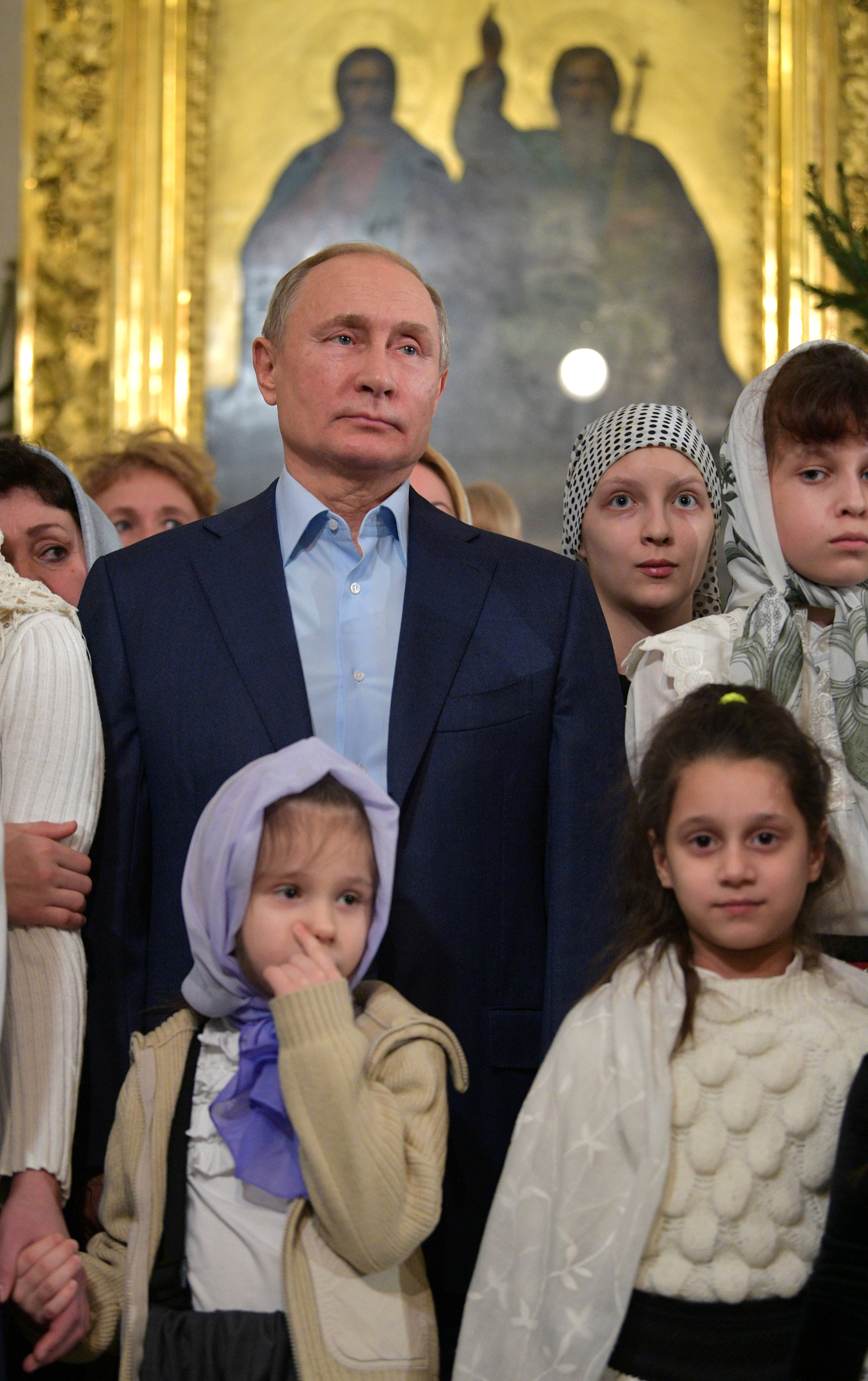 الرئيس بوتين يحضر قداس عيد الميلاد فى إحدى كنائس (4)