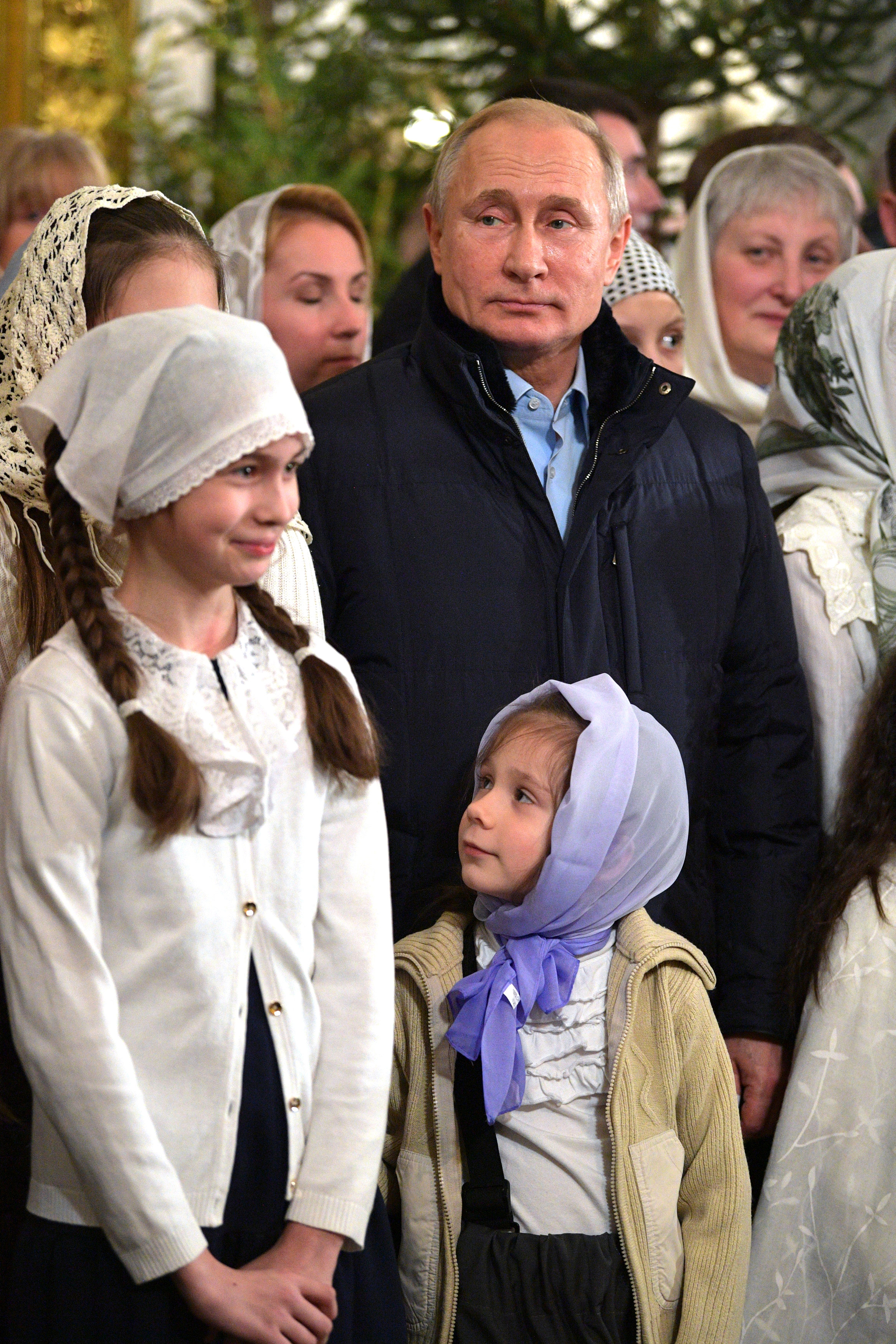 الرئيس بوتين يحضر قداس عيد الميلاد فى إحدى كنائس (2)