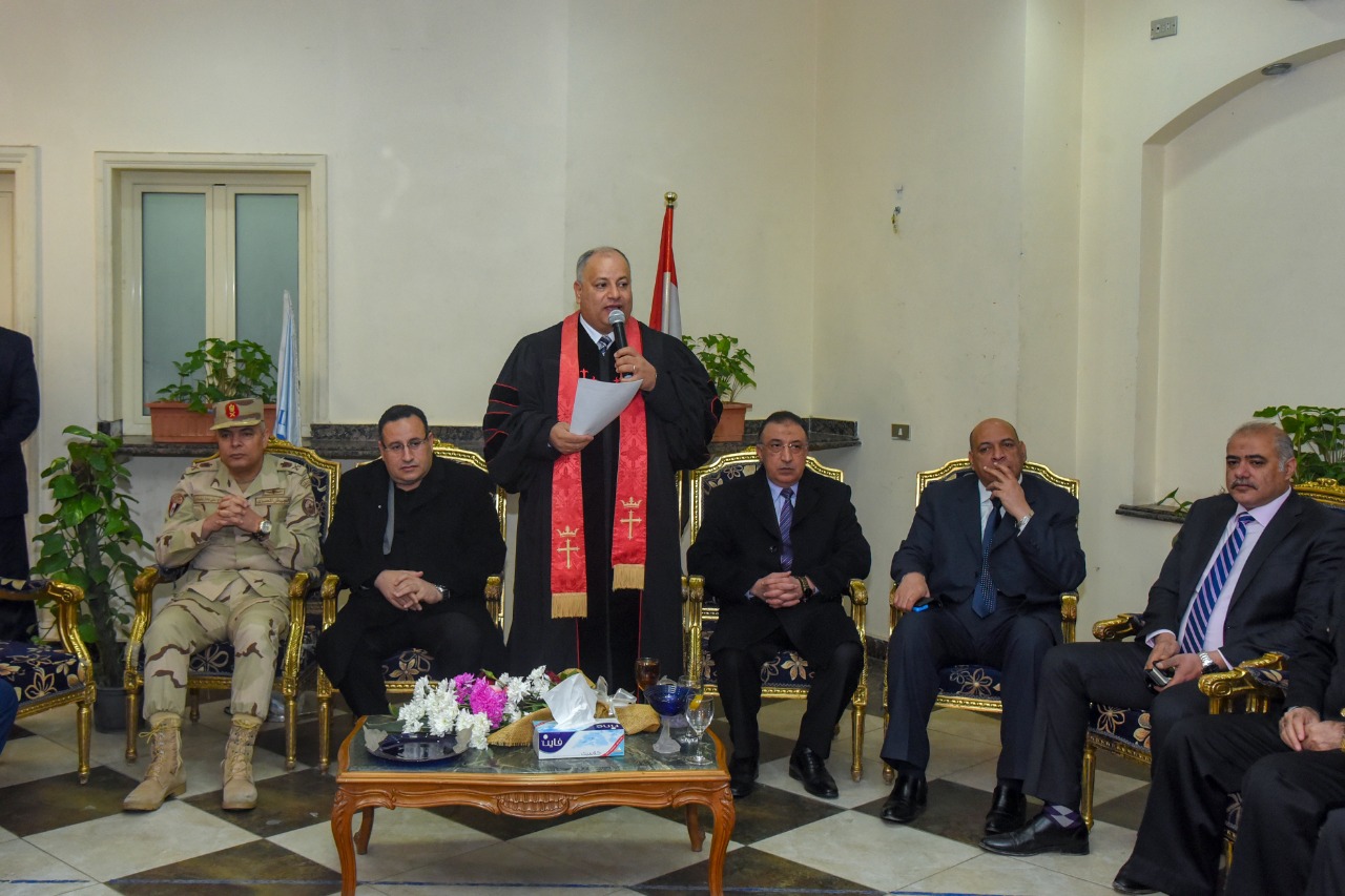محافظ الإسكندرية يشارك في حفل استقبال الطائفة الإنجيلية بمناسبة عيد الميلاد المجيد (7)