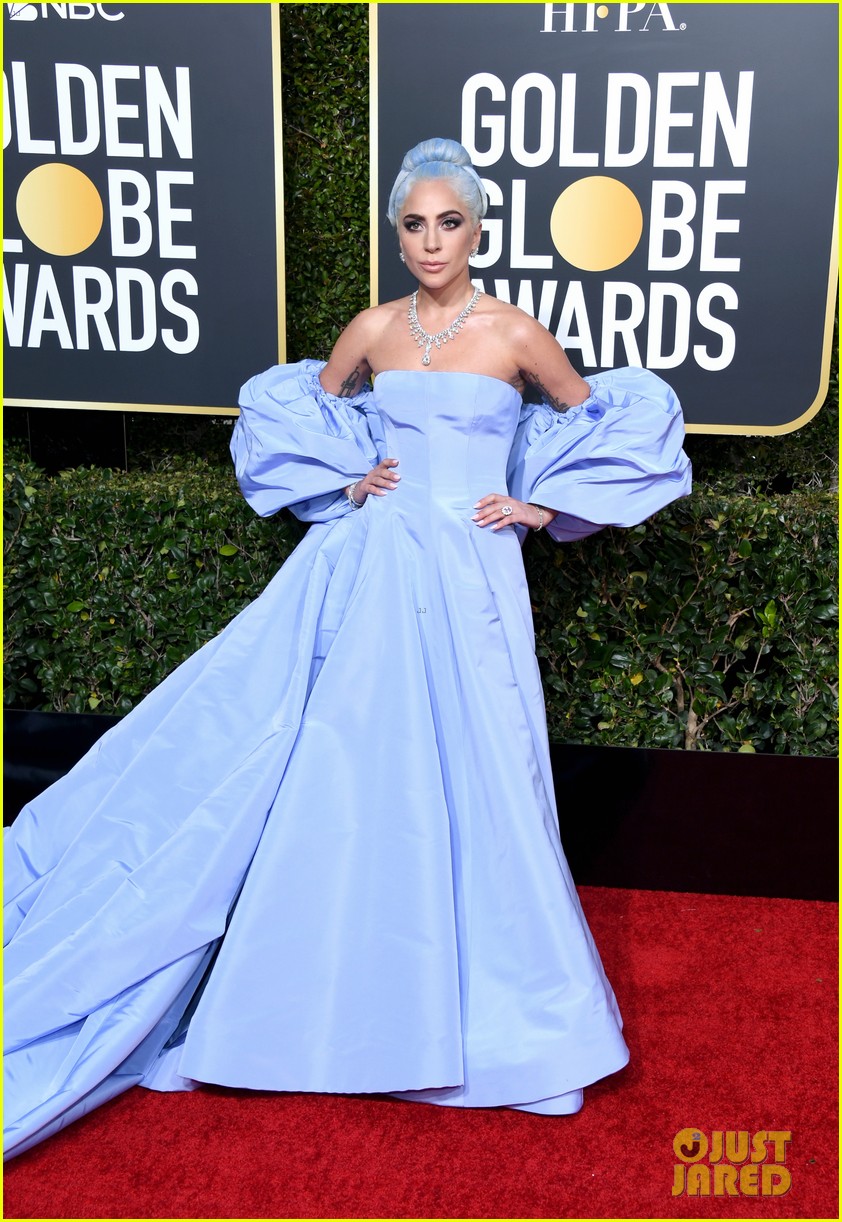 lady-gaga-blue-dress-2019-golden-globes-01