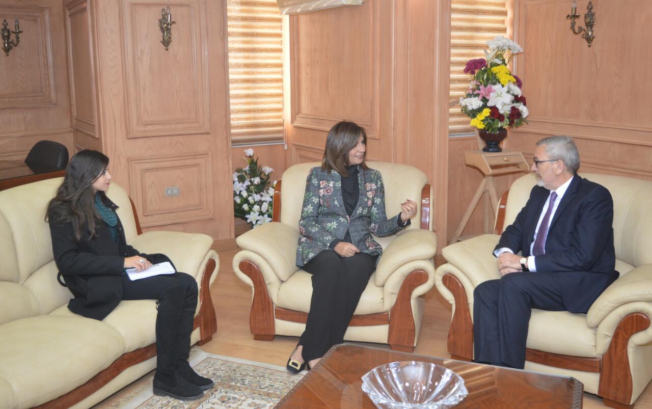 وزيرة الهجرة تستقبل سفير ألبانيا بالقاهرة لبحث تعزيز سبل التعاون المشترك (1)