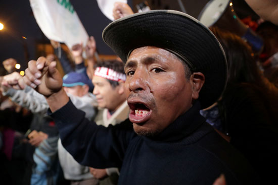 مؤيدو رئيس بيرو يحتشدون فى الشوارع