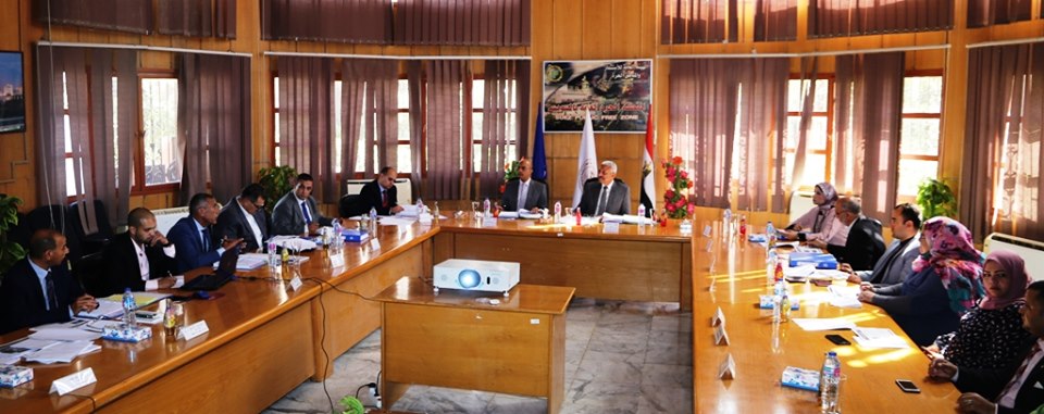 اجتماع مجلس إدارة المنطقة الحرة بالسويس (2)