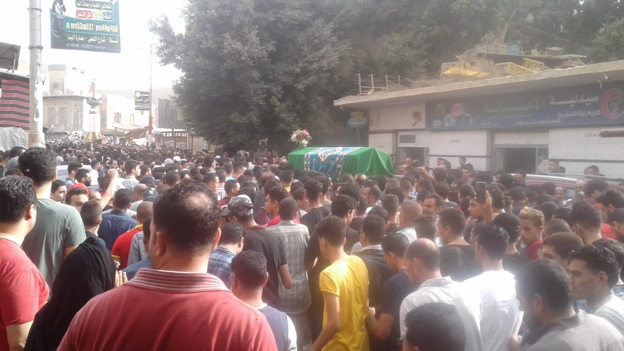 جنازة مهيبة للطالب محمود البنا (3)