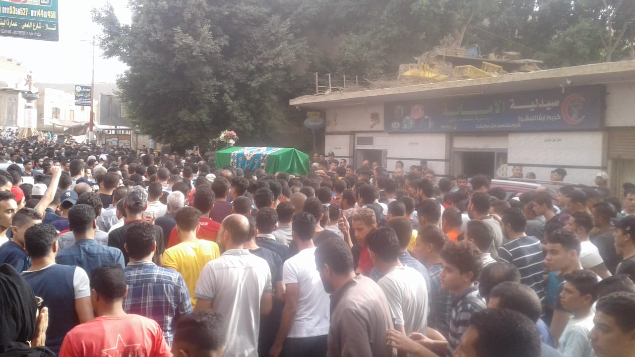 جنازة مهيبة للطالب محمود البنا (4)