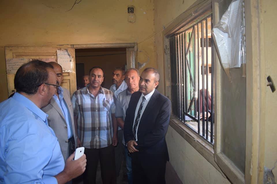 رئيس مركز أبو قرقاص بالمنيا يتابع عددا من الخدمات بقرية بنى موسى (2)