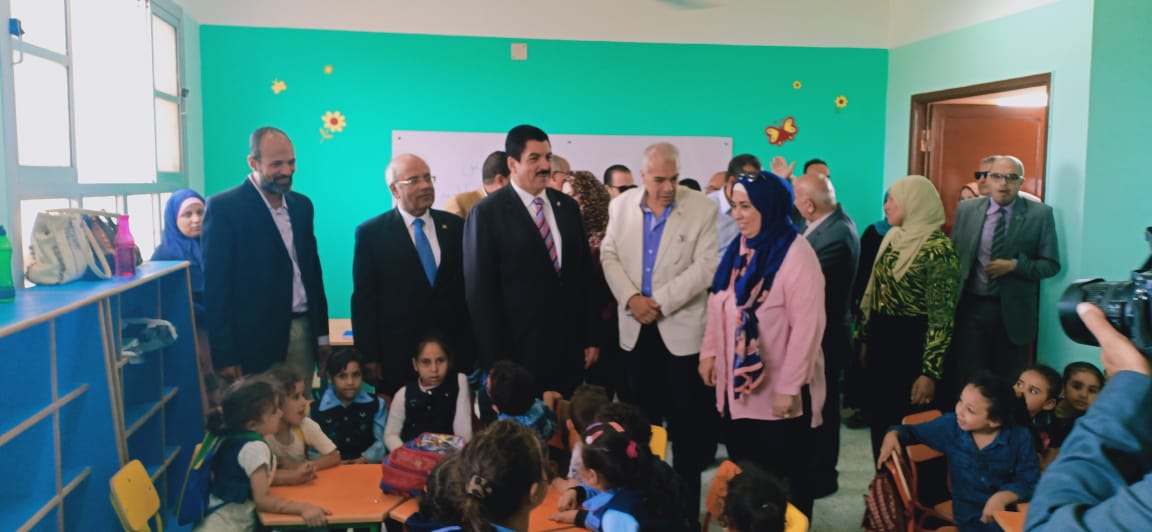 محافظ القليوبية خلال افتتاح المدارس اليوم