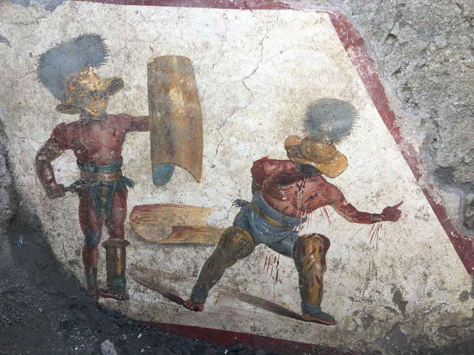 pompeii-gladiator-fresco