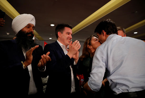 2019-10-12T024208Z_871824709_RC16ED609B00_RTRMADP_3_CANADA-ELECTION