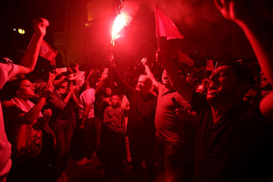 جانب من الاحتفال فى شوارع تونس