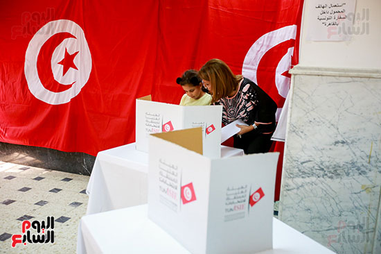 الاختيار بين مرشحى الرئاسة داخل لجنة السفارة التونسية بالقاهرة