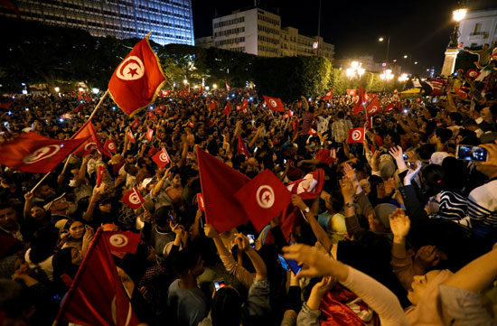 احتفال التونسيون فى الشوارع