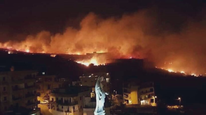 1- لبنان تحترق
