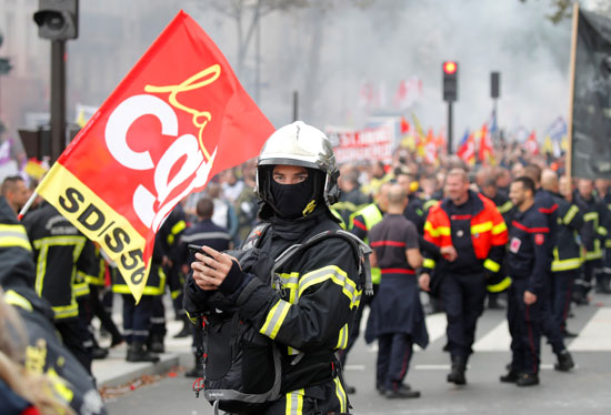 مظاهرات لرجال الإطفاء فى فرنسا