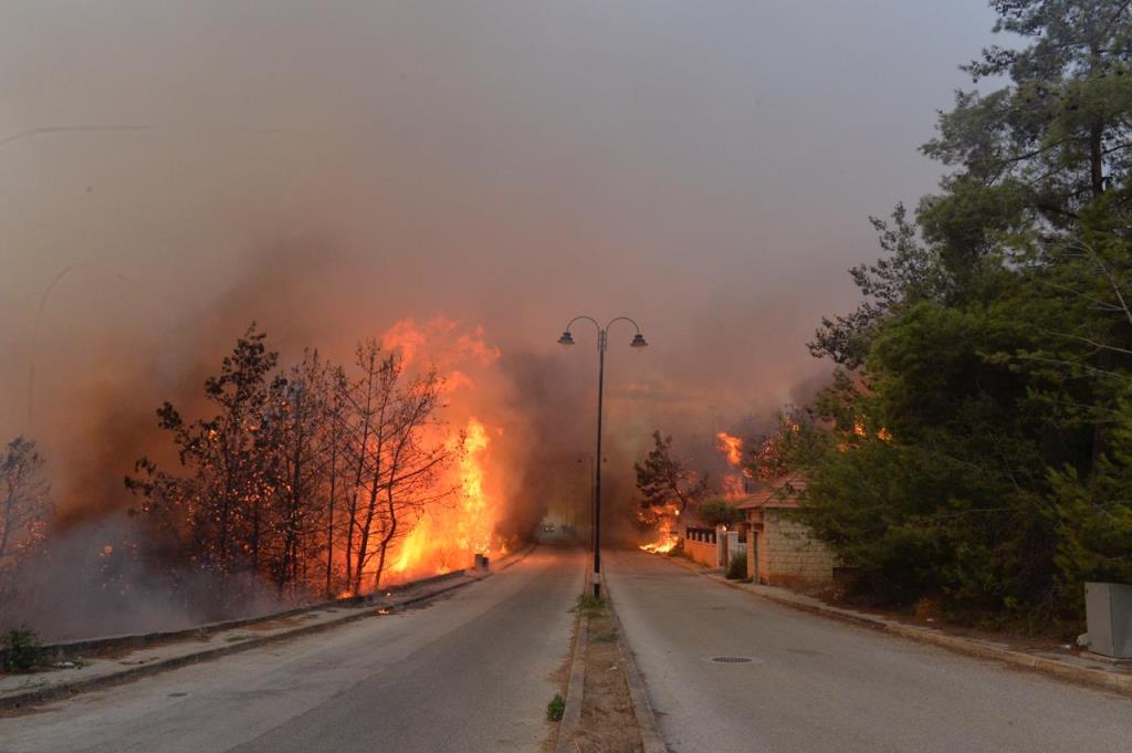 لبنان تحترق