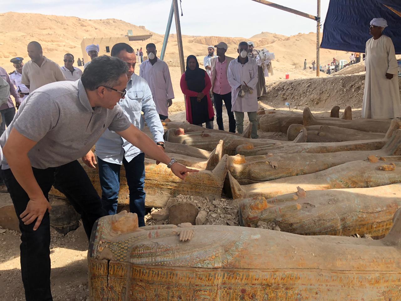 التوابيت المكتشفة فى البر الغربى بالأقصر  (2)