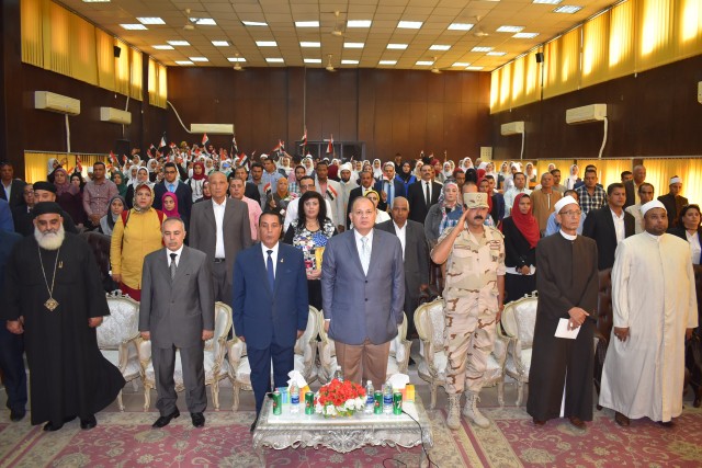 محافظ الفيوم يشهد ندوة نصر أكتوبر ملحمة جيش وشعب (2)