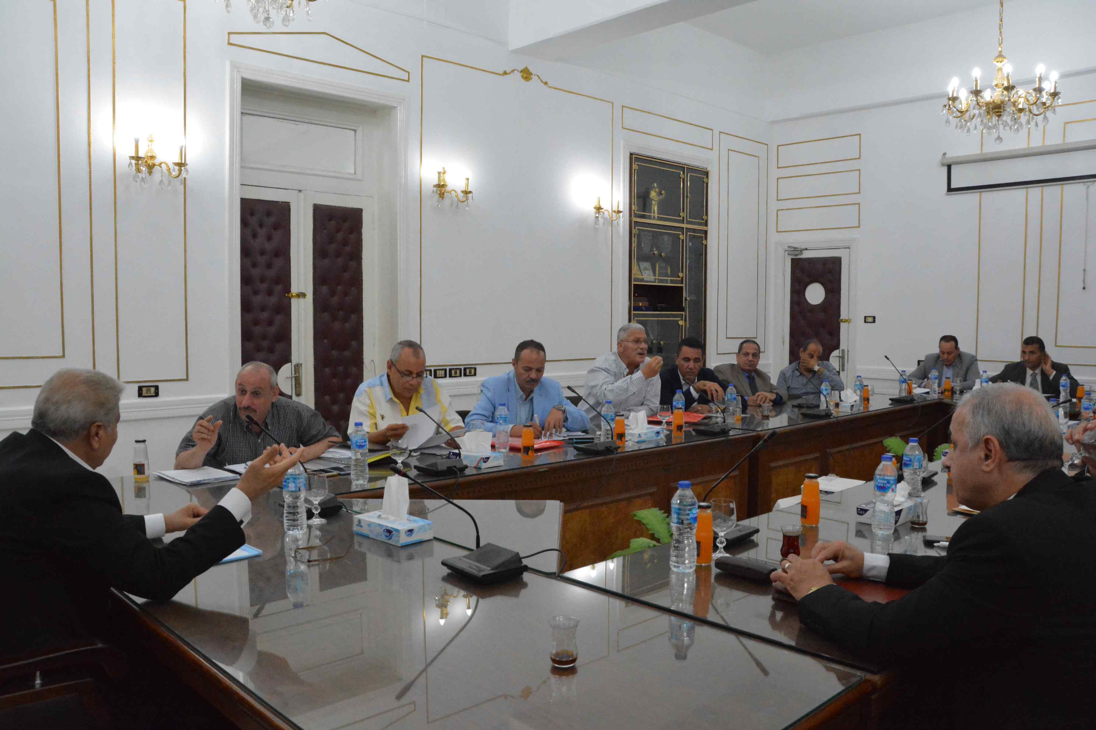  محافظ المنيا مع عدد من أعضاء مجلس النواب (4)
