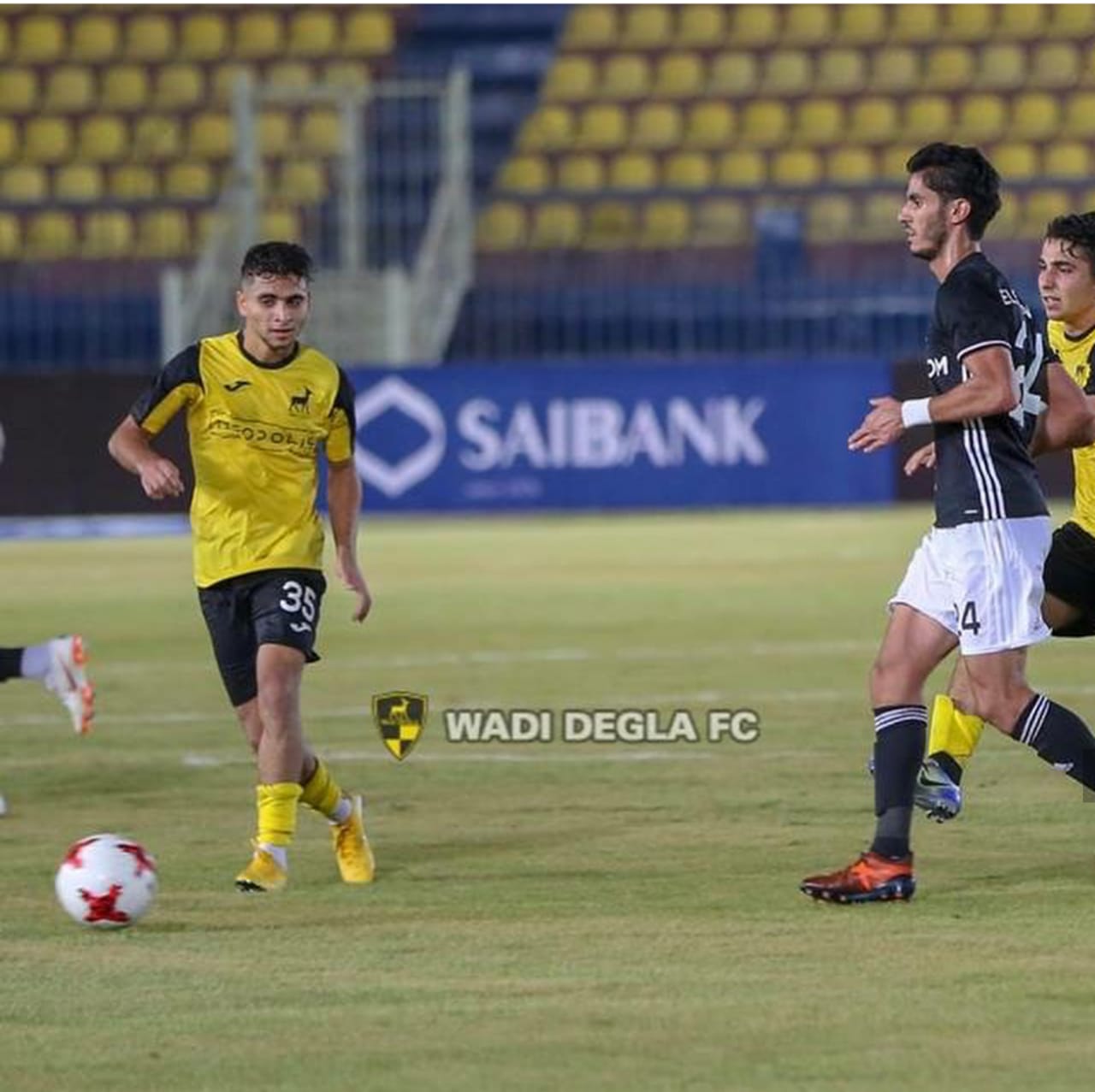 محمد محمود خلال احدى المباريات