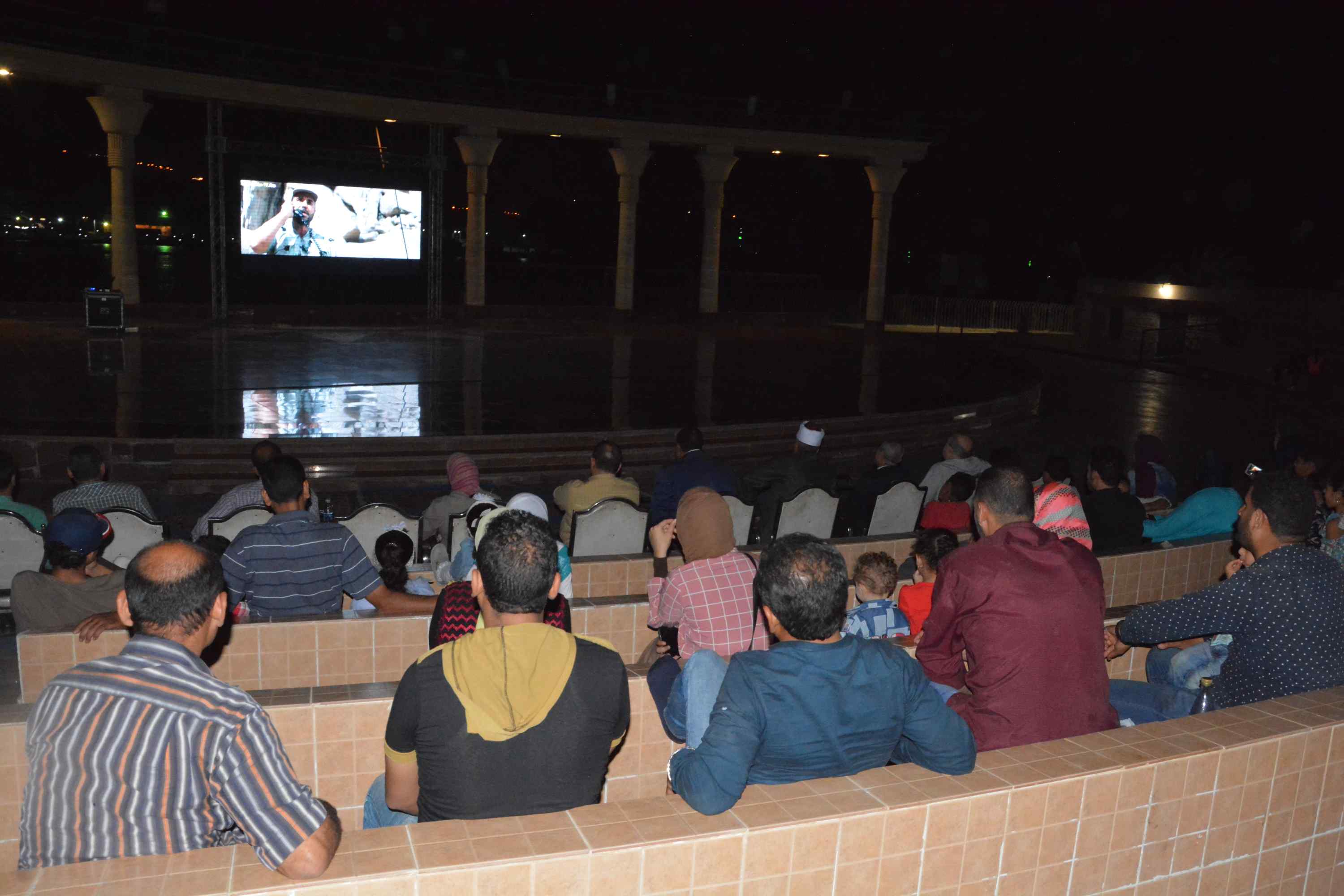 عرض فيلم الممر للجمهور فى المنيا بالمسرح الرومانى (4)