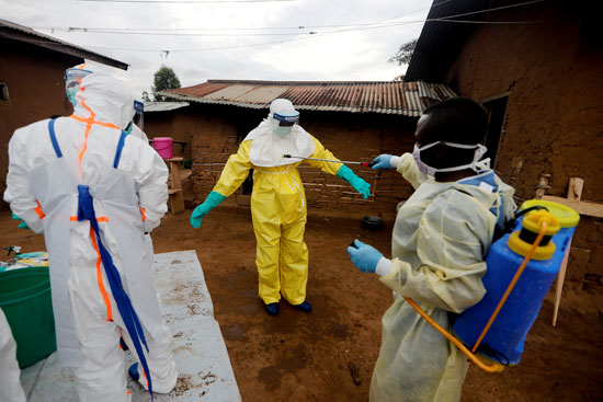 أعضاء مكافحة الإيبولا