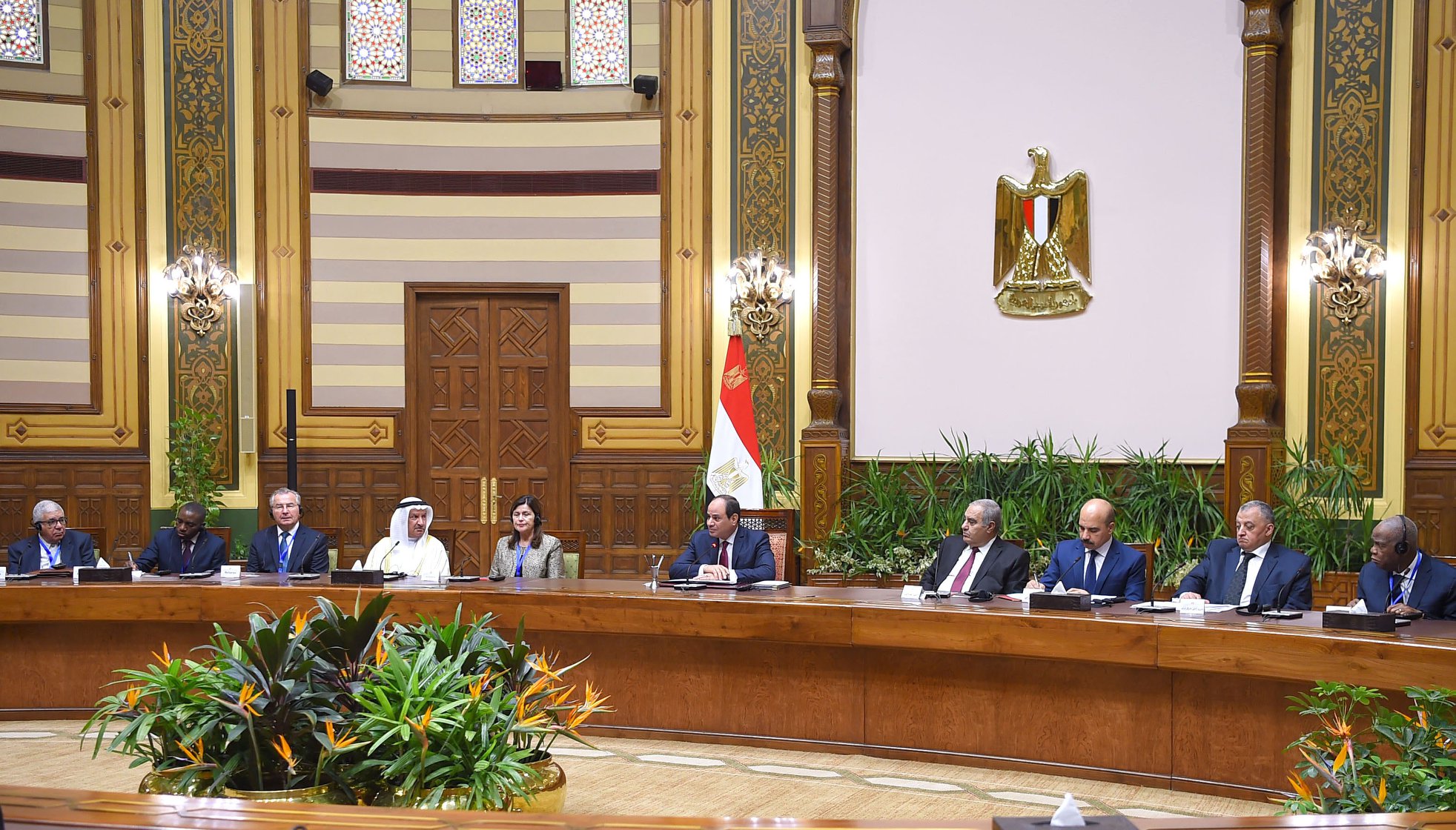 الرئيس عبد الفتاح السيسي مع رؤساء المحاكم الدستورية (3)