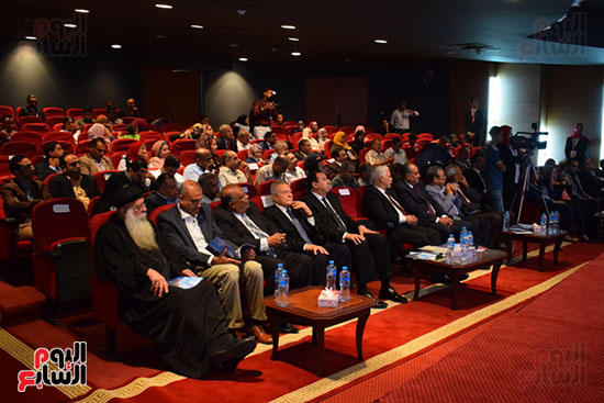 قيادات الاقصر ومكتبات مصر العامة يحضرون افتتاح المؤتمر