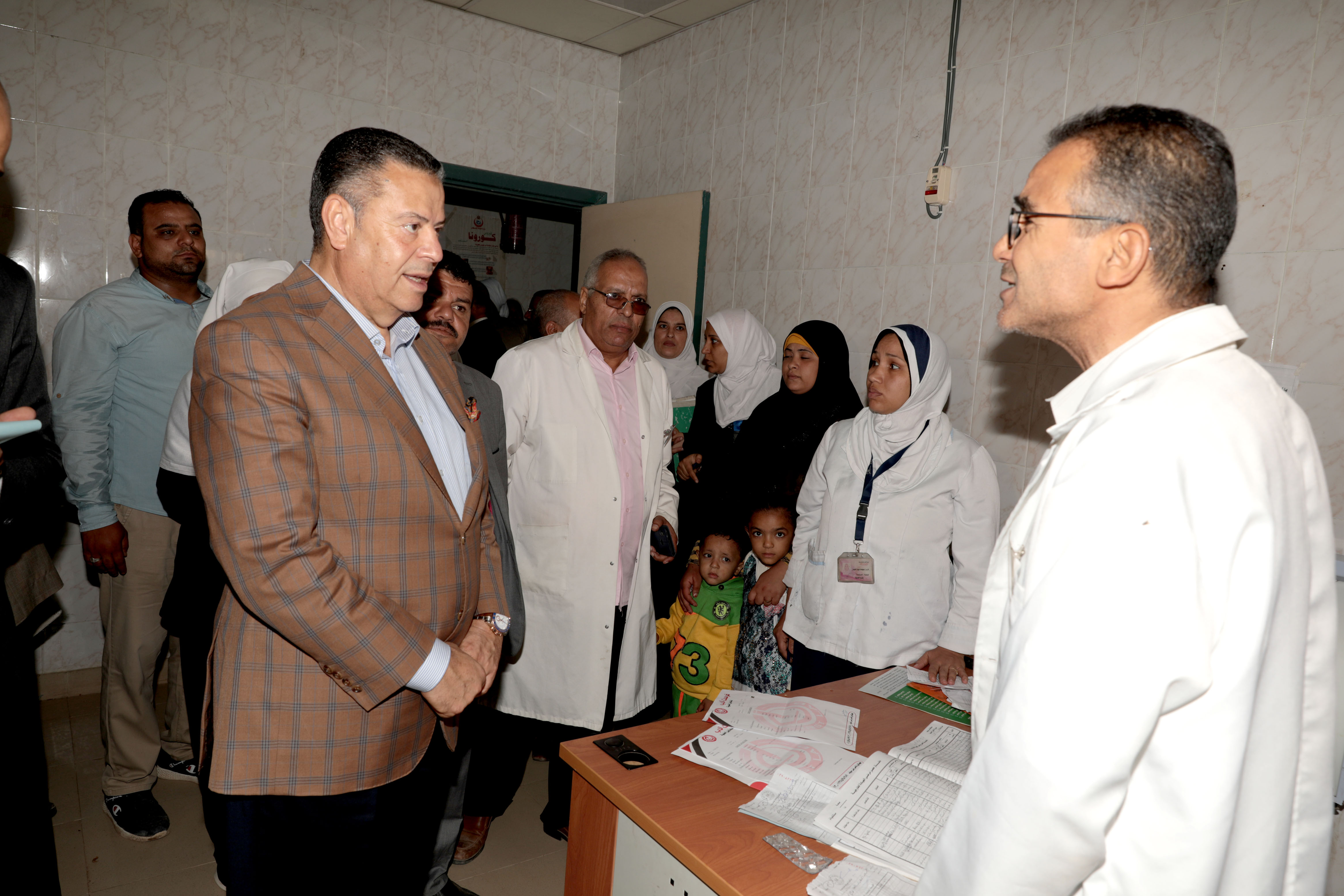 محافظ بنى سويف يزور مستشفى ناصر العام (1)